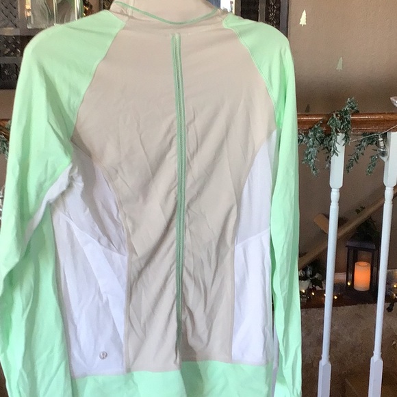 Lululemon jacket - Picture 7 of 7